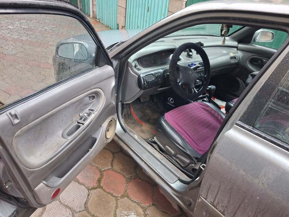 Мазда кронс  срочно продам