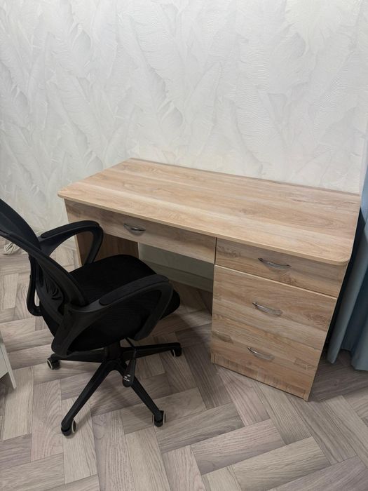 Письменный Стол и кресло