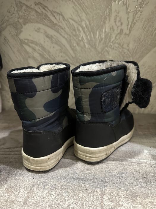 Продам детскую обувь