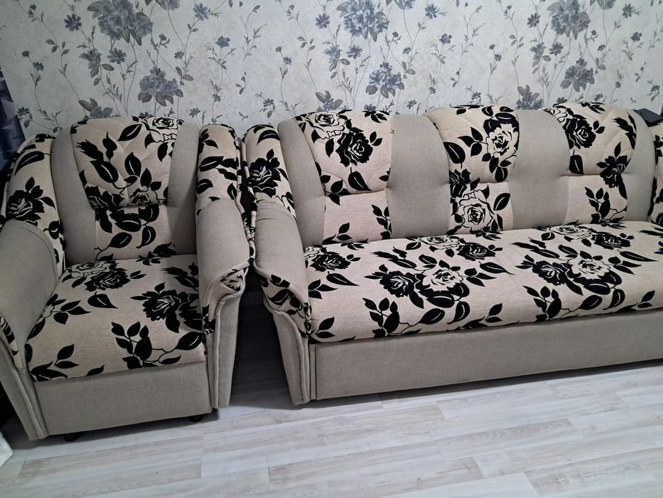 Продам Диван и 2 креслами