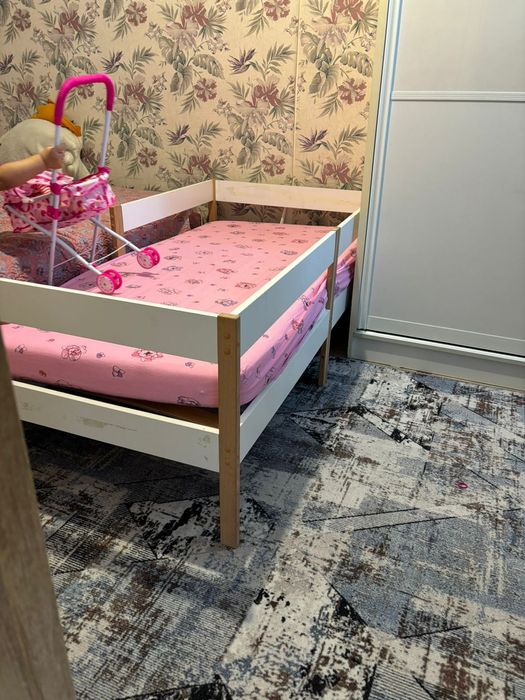 Новый детский кровать покупала для дочки