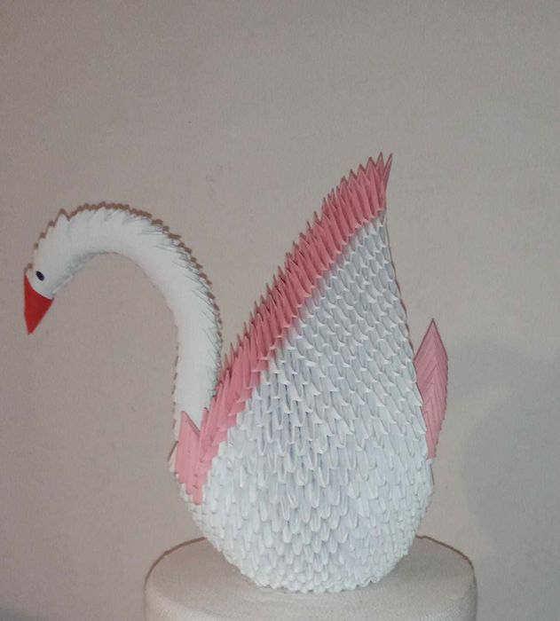 Origami, lebădă, făcută manual