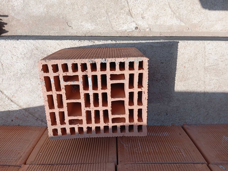 Cărămidă PTH 25|30 ECO
