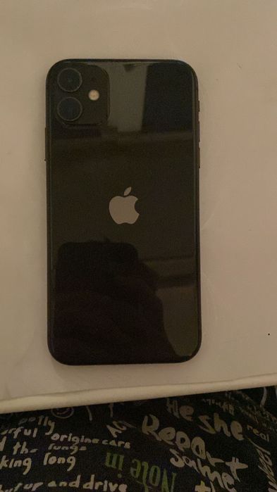 Продаю айфон 11