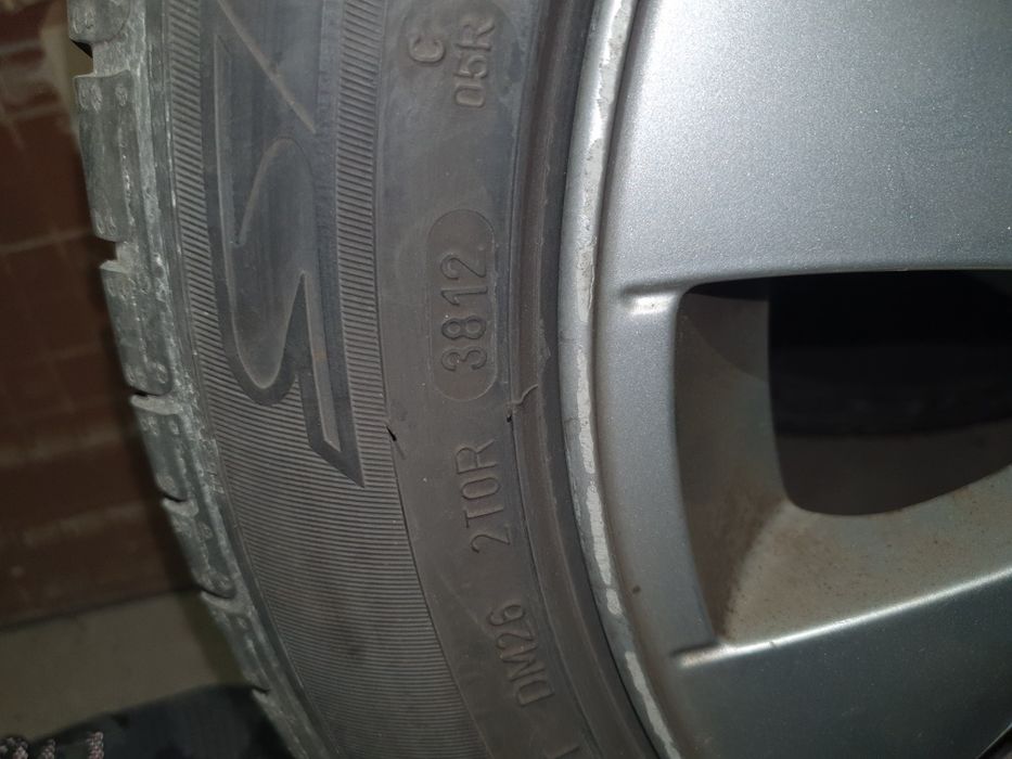 Гуми с джанти 16ки от Бмв 1серия.163коня