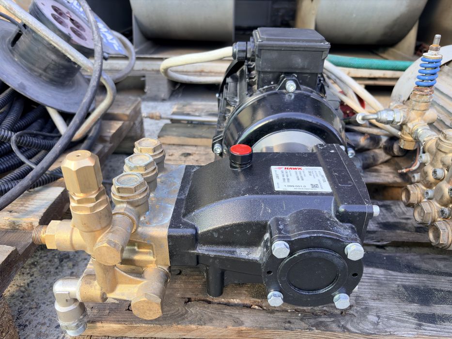 Pachet 3 Pompe Profesionale pentru SPĂLĂTORIE AUTO – HAWK + INTERPUMP – Ansambluri complete