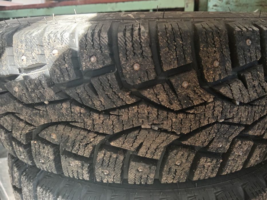 Продам комплект зимней резины R14