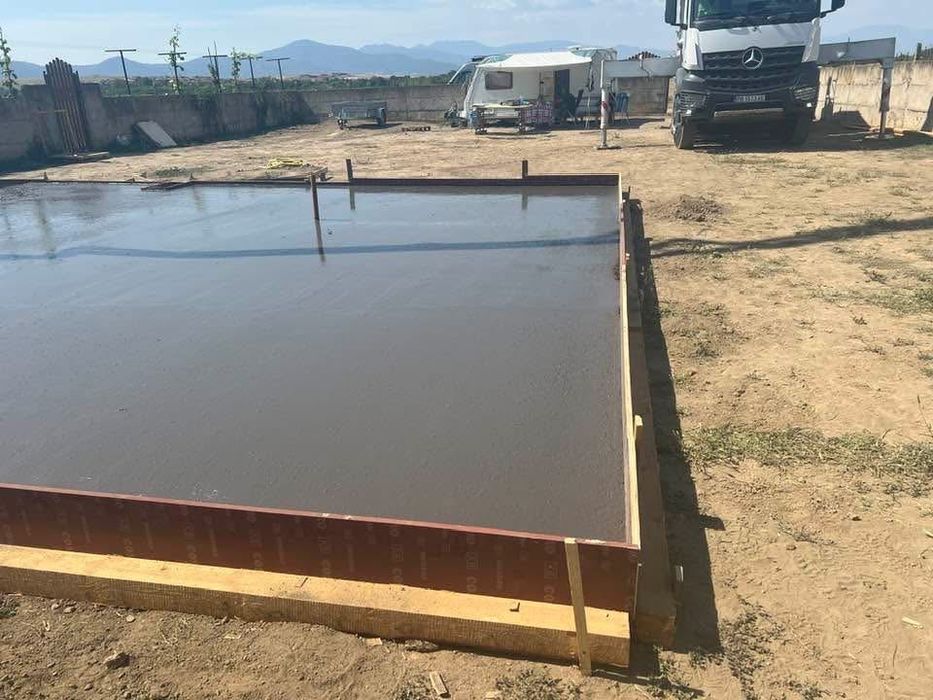 Заливане на бетон, фундаменти плочи и други бетони в цялата страна.