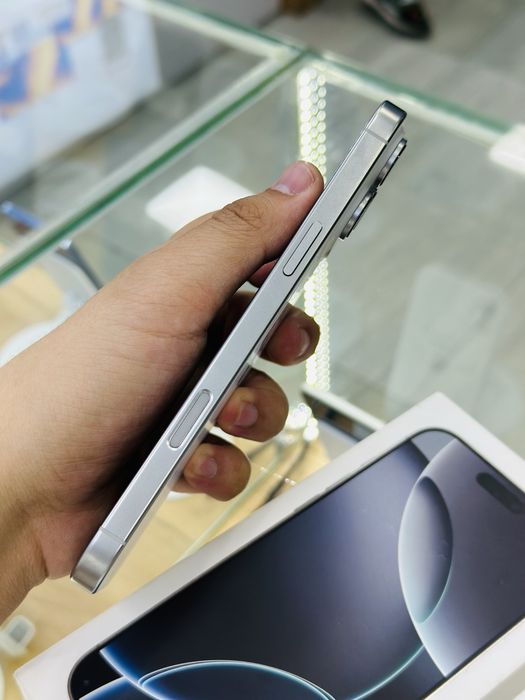 16 Pro Max 512gb 94% White Titanium