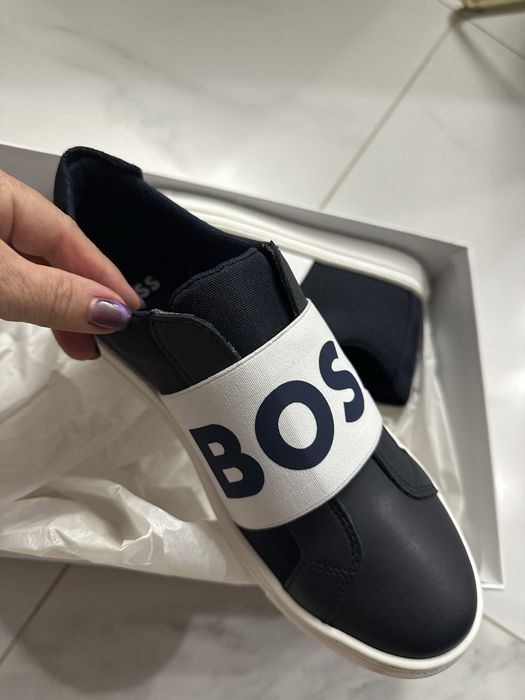 Нови оригинални спортно-елегантни обувки BOSS 38 номер