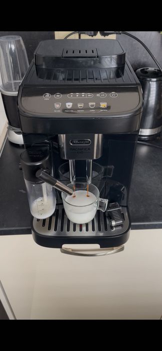 Кафемашина Delonghi Magnifica Evo