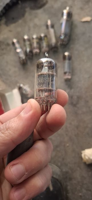 Вакумни радио електронни лампи