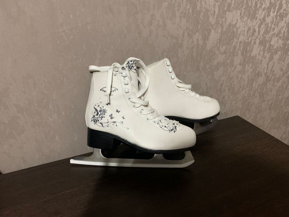 Продам Женские коньки