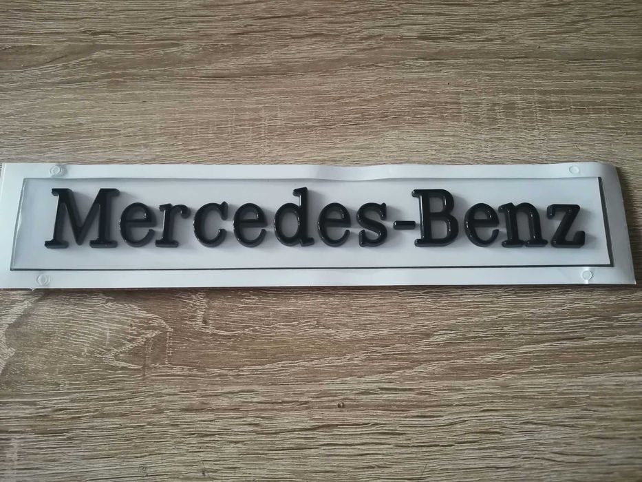 черен надпис Mercedes-Benz голям размер