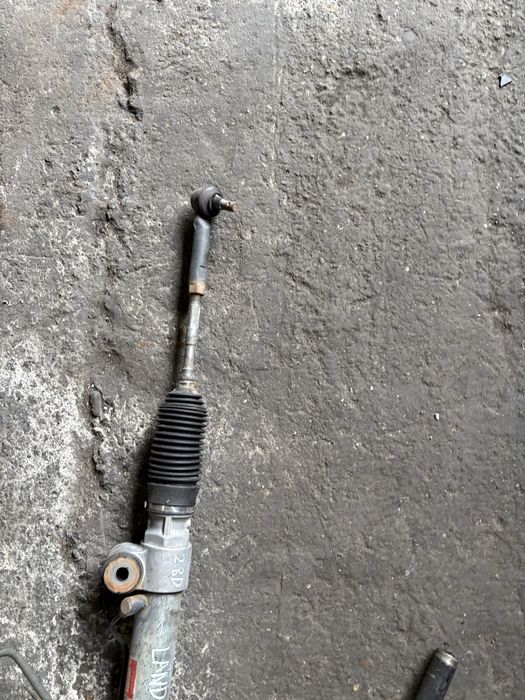 Toyota land cruiser 2.8 d 2018 година Кормилна рейка