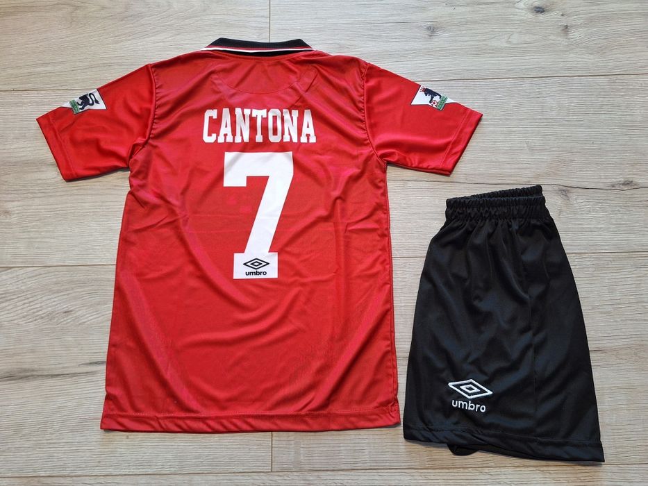 Детски екип на Ерик Кантона Манчестър Юнайтед ретро модел!!!
