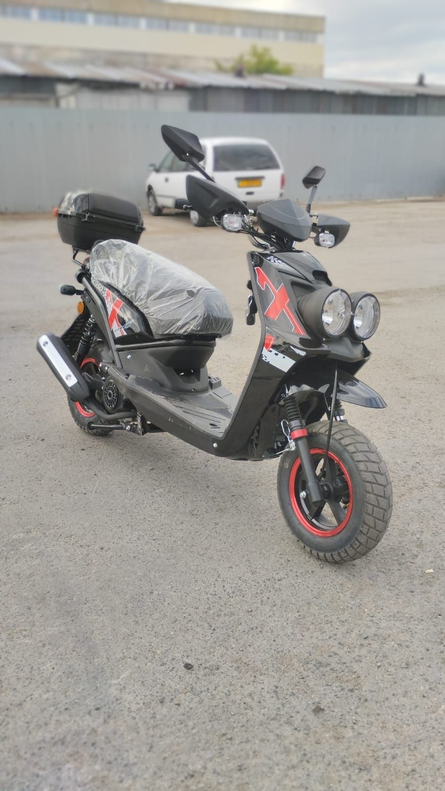 Аккумуляторный скутер Injusa 6V Scooter Duo, цвет салатовый