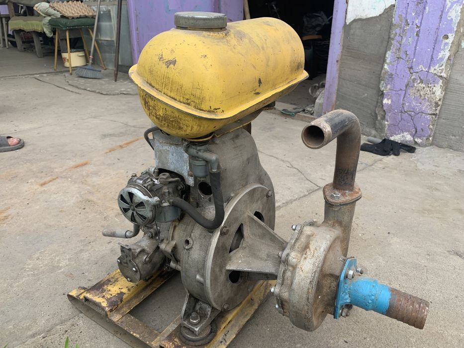 Продам насос бензиновый