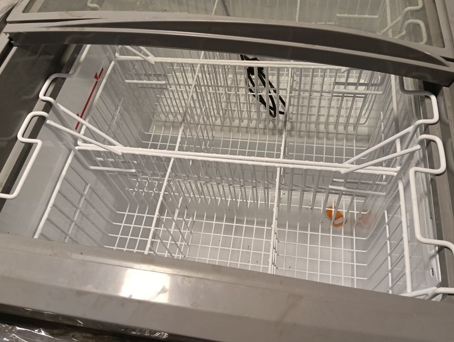 Lada frigorifica cu geam