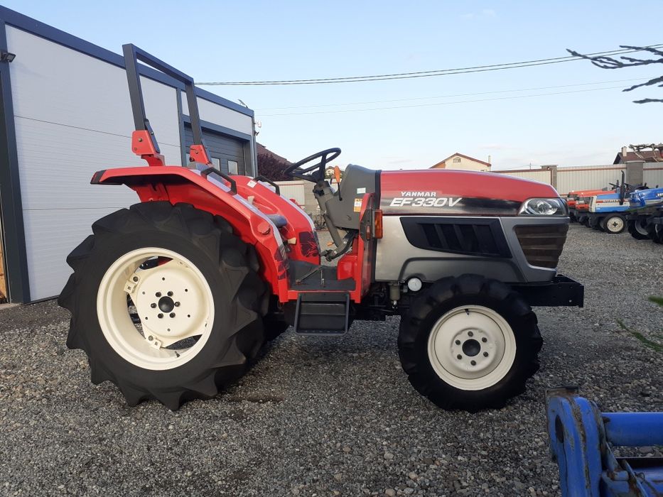 Tactor japonez kubota yanmar EF330 model 2010  4x4
