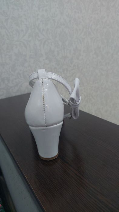 Продаются туфли на девочку