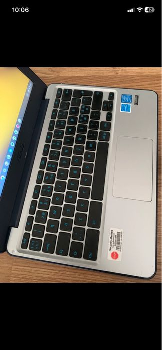 Laptop Asus ChromeOS display 12,6 led,4gb ram,ssd disk perfect funcțional baterie buna vine cu incarcator.Trimit prin curier.