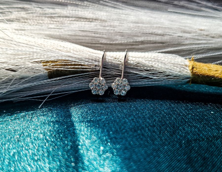 Cercei cu moissanite