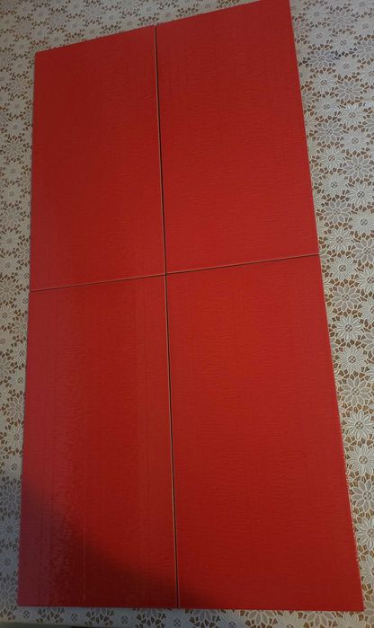 Faianta rosie 20 × 40 cm