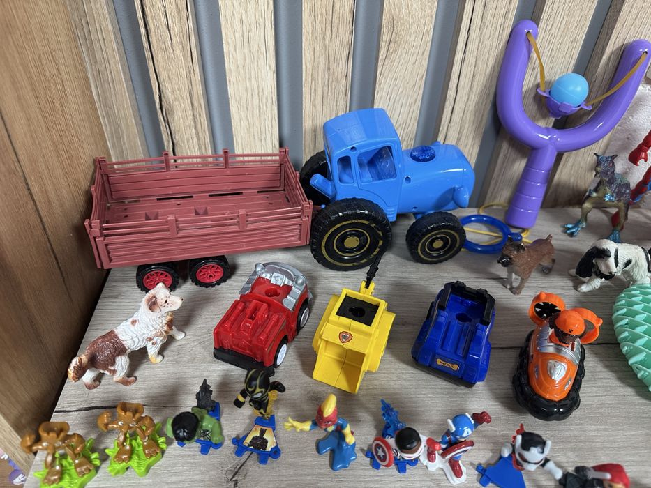 Продам игрушки для мальчика