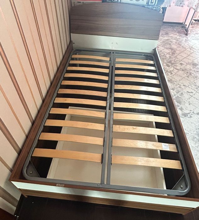 Спальний гарнитур. Шкаф +кровать