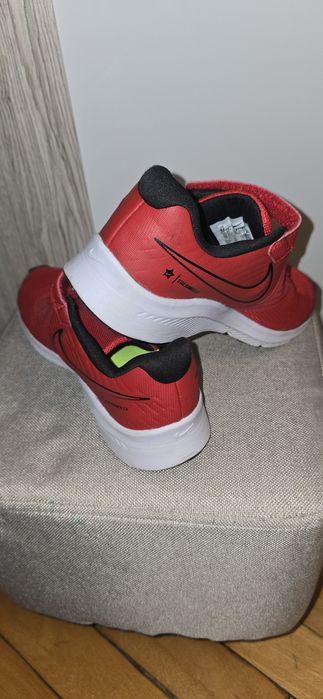 маратонки NIKE srat RUNNER