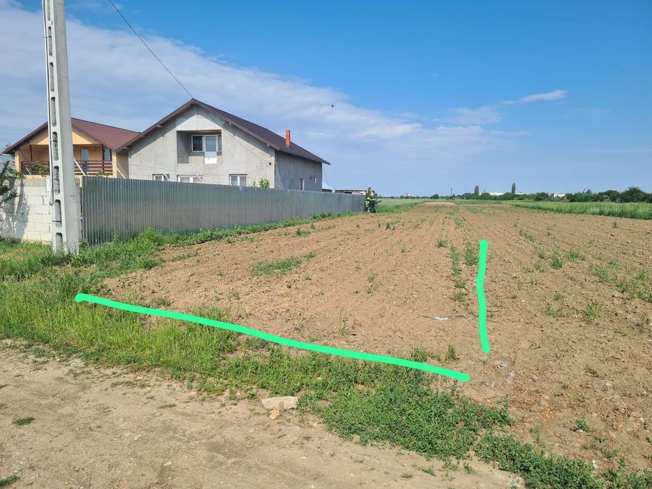 Teren de vânzare- 3km Gaesti, 2km DN 7