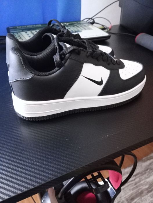 "Adidași Nike" nou nouți