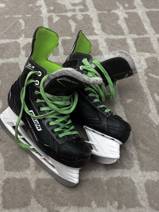 Продам коньки Bauer
