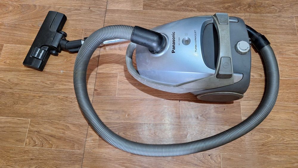 пылесос Panasonic, рабочий, мощный