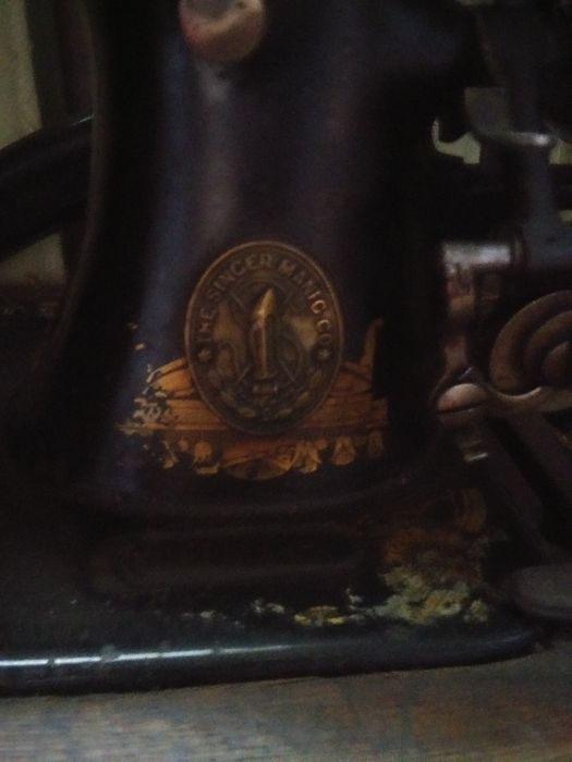 Швейная машина ЗИНГЕР