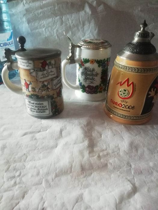 Vând halbe pentru bere