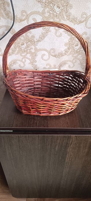 Продам корзинку плетёную