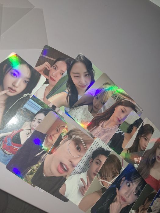 К-поп карточки с разными группами