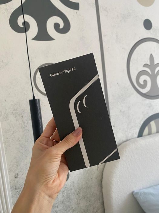 Samsung Galaxy Z Flip7 FE