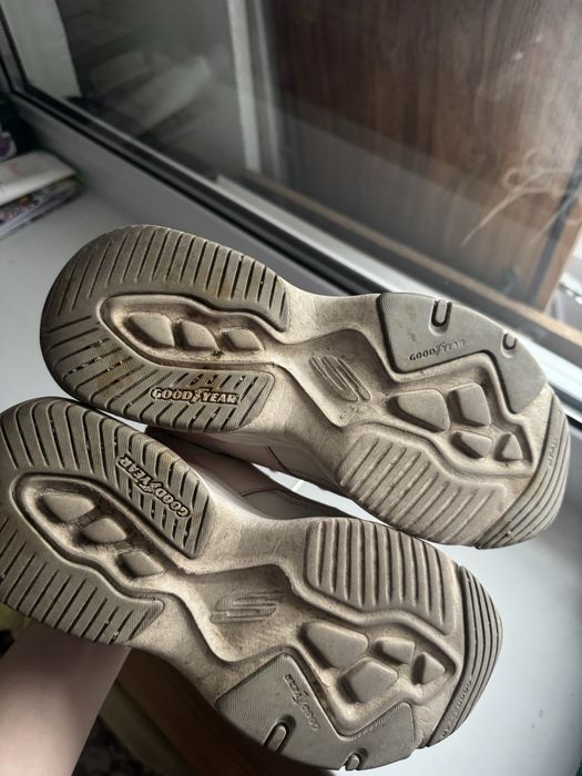 Продаю кроссовки