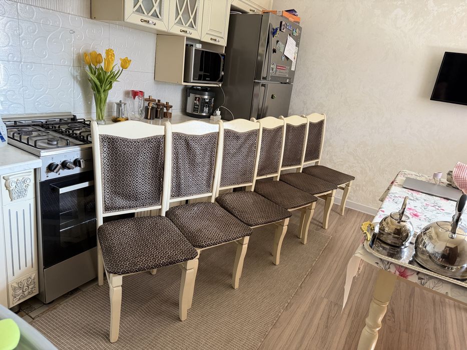 Продам кухонные стулья 6 шт