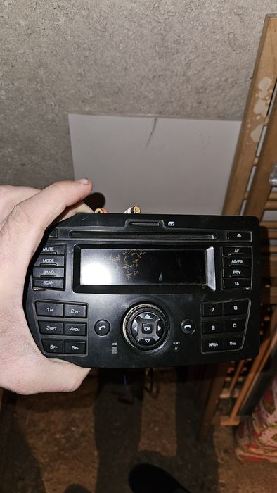 продам штатную магнитолу приора