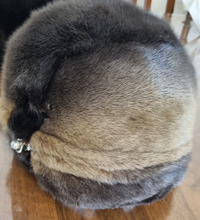 Шапка норковая  продам