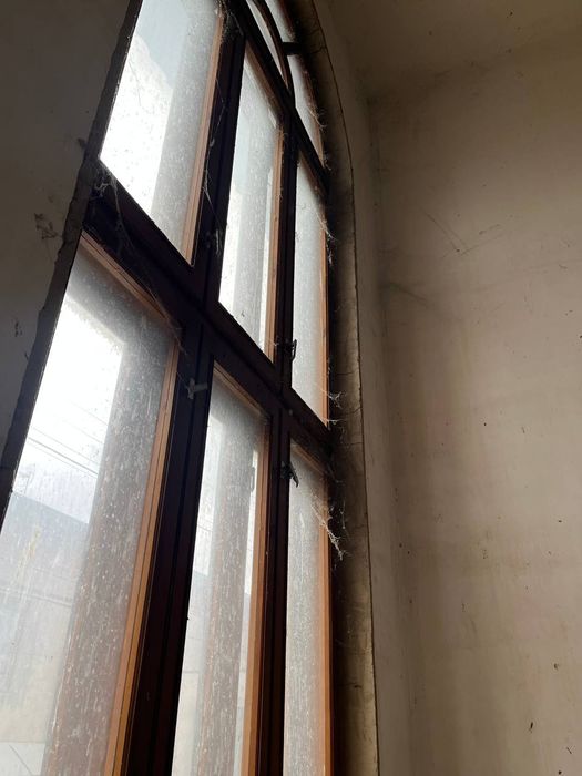 Parket bor yengi hali odam yawamagan darvoza eshik romla bor