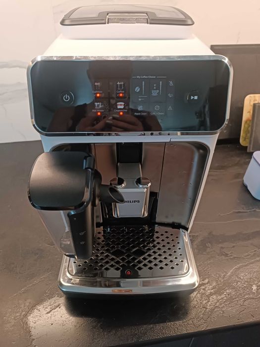 Кафеавтомат Philips Latte Go на зърна или мляно