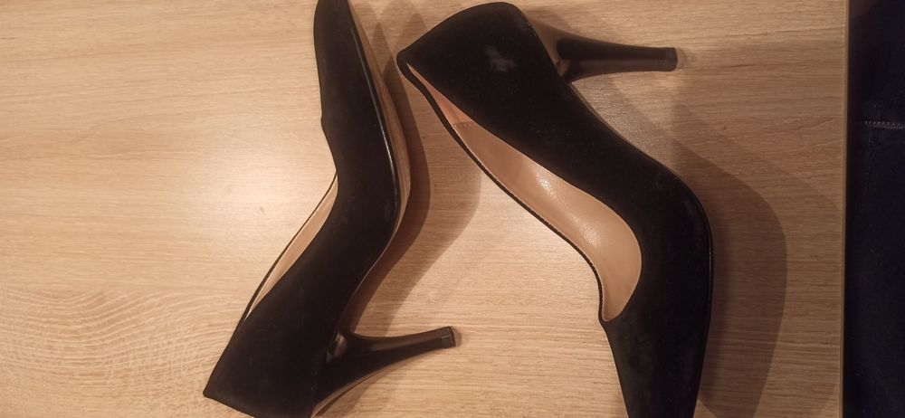 Обувки 36 черни класически кадифе