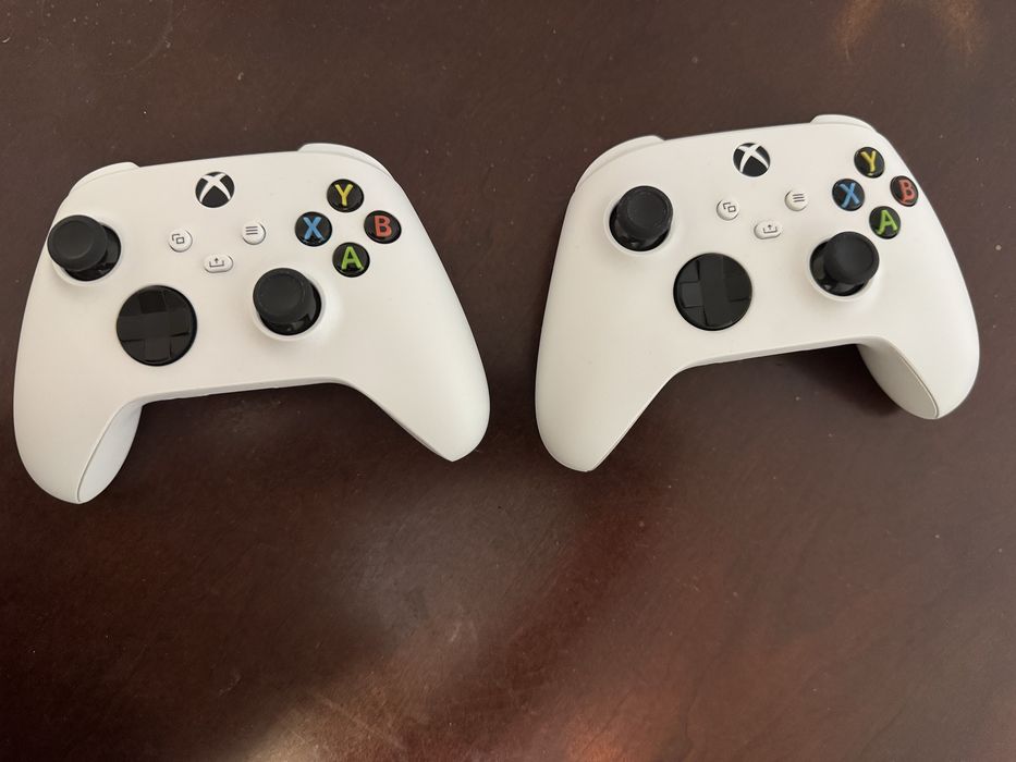 Продам Xbox Series S (512 GB) + ДВА  геймпада