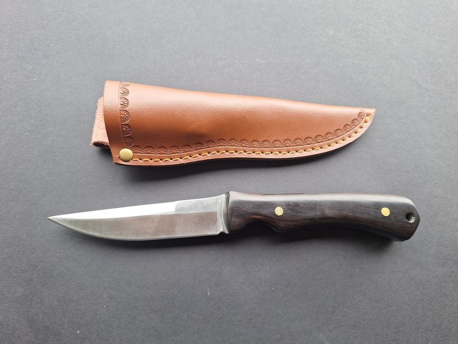 Ловен нож с кожена кания-стомана D2