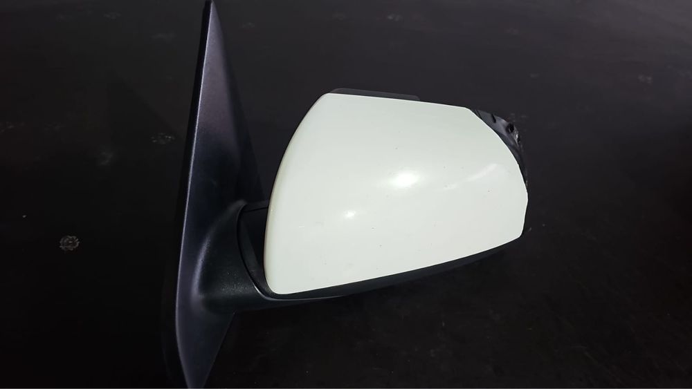 Зеркало заднего вида